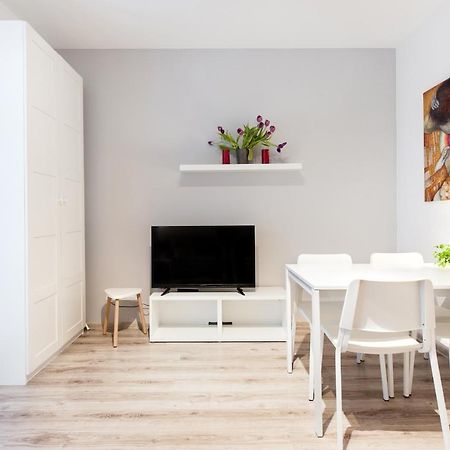 Super Apart Dywizjonu 303 175/8 Apartamento Varsóvia Quarto foto