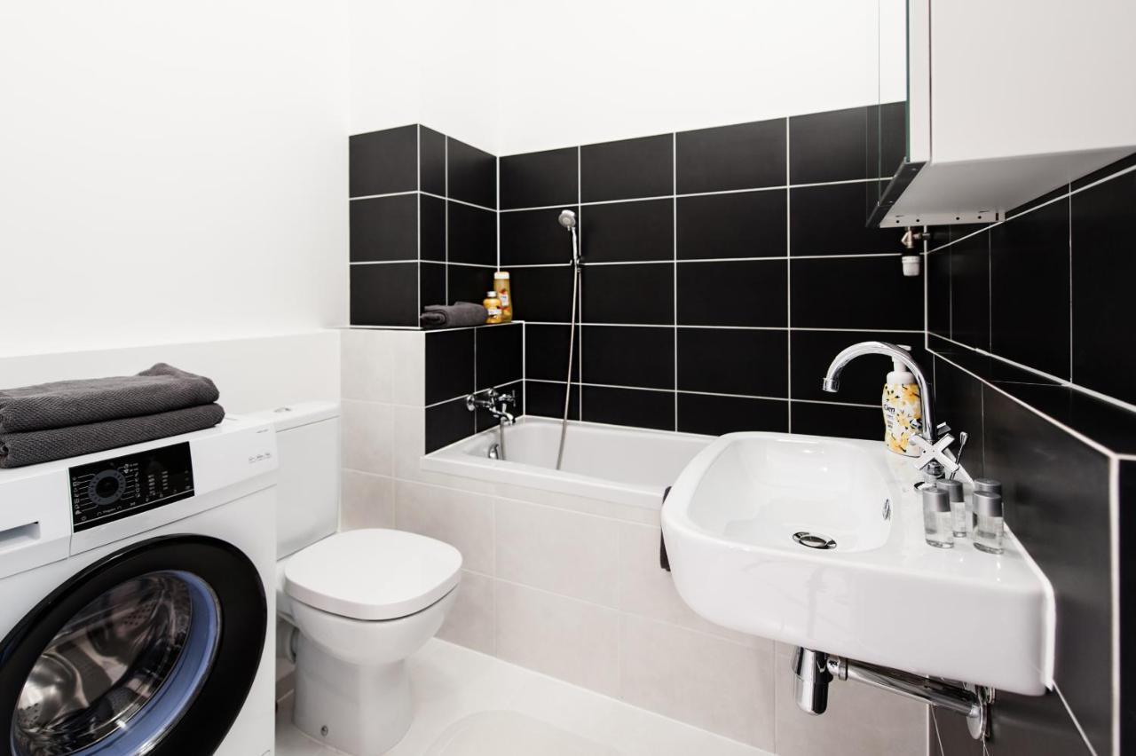 Super Apart Dywizjonu 303 175/8 Apartamento Varsóvia Quarto foto