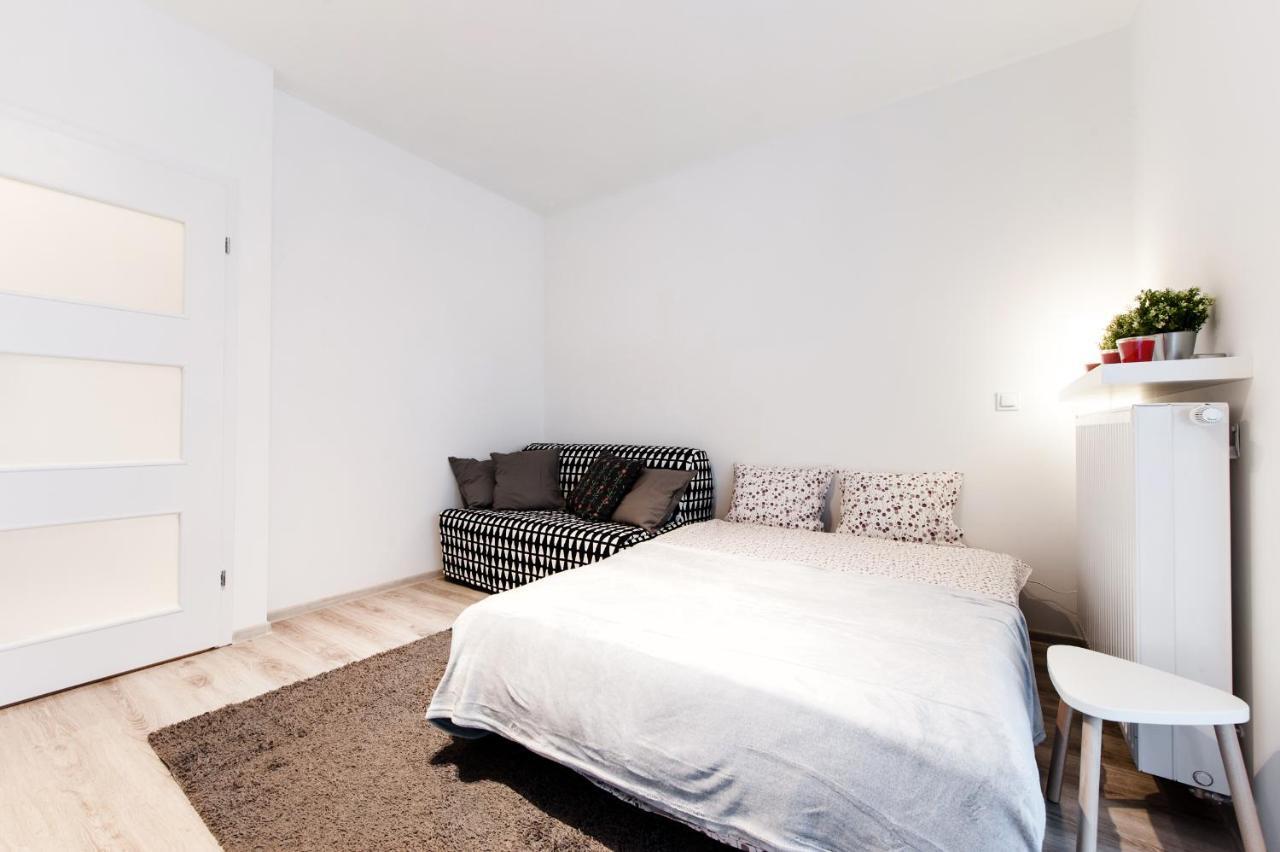 Super Apart Dywizjonu 303 175/8 Apartamento Varsóvia Quarto foto